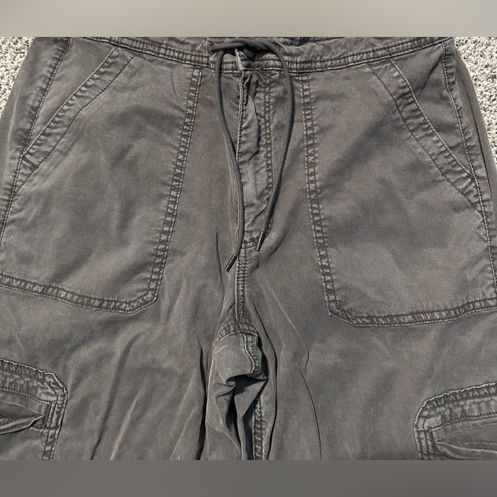 American Eagle cargo trousers.
